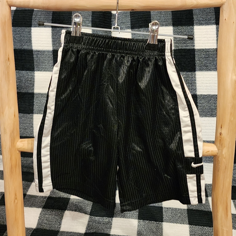 Boys Nike shorts in size 4T